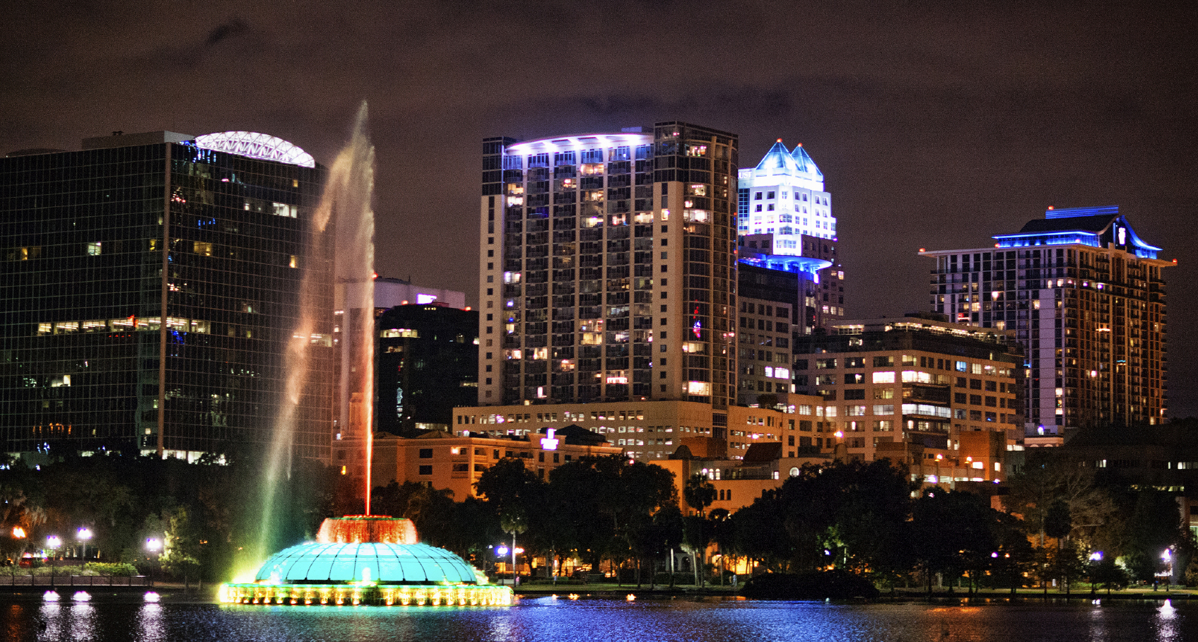 orlando-florida-downtown-at-night